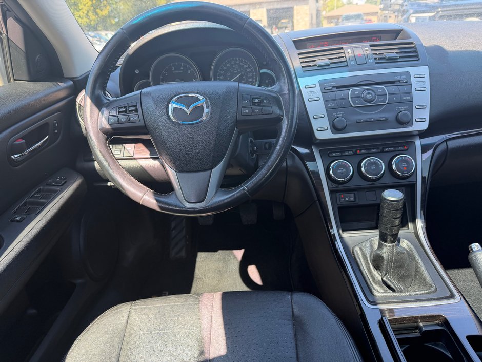 Mazda 6  2011-8
