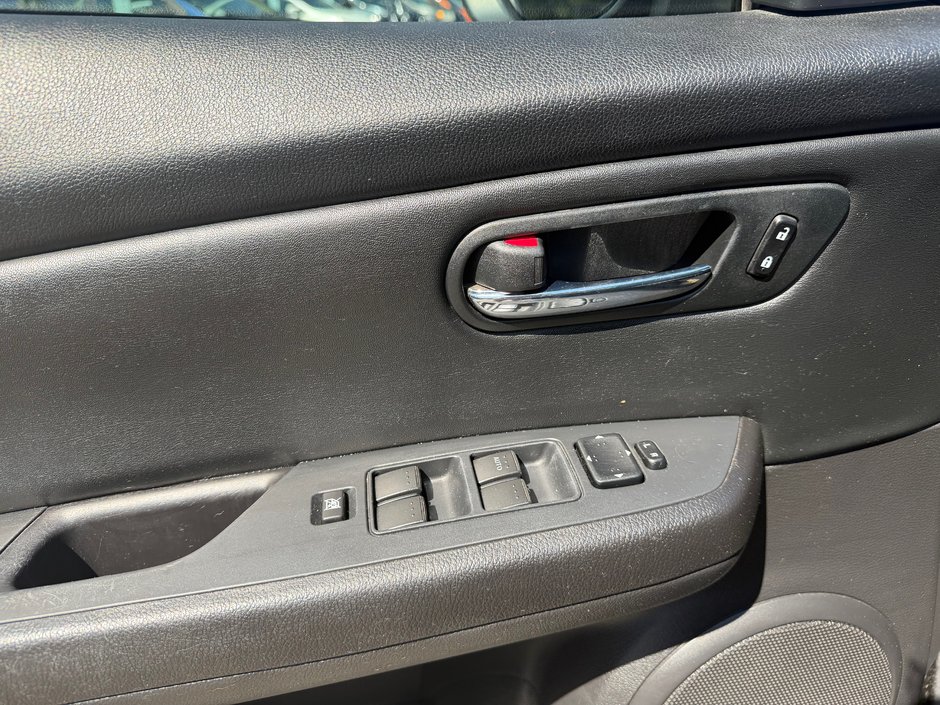 Mazda 6  2011-9