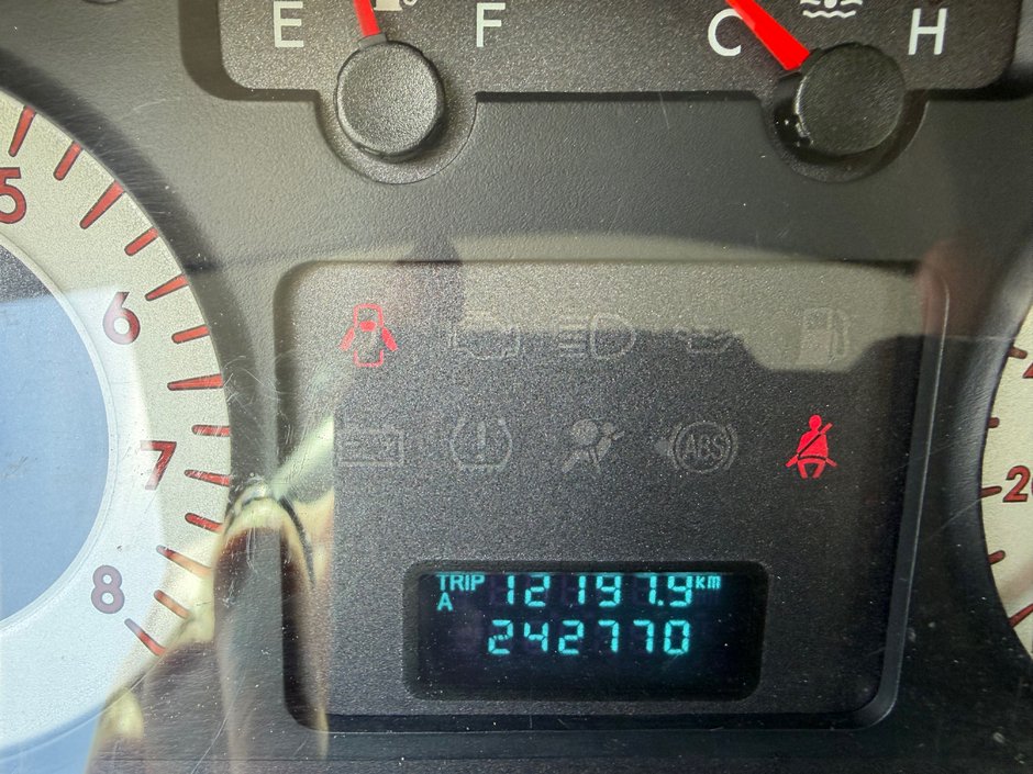 2010 Mazda Tribute-10