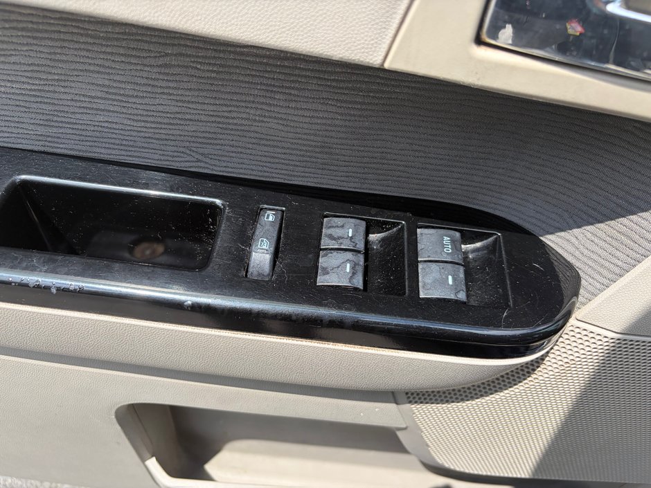 2010 Mazda Tribute-8