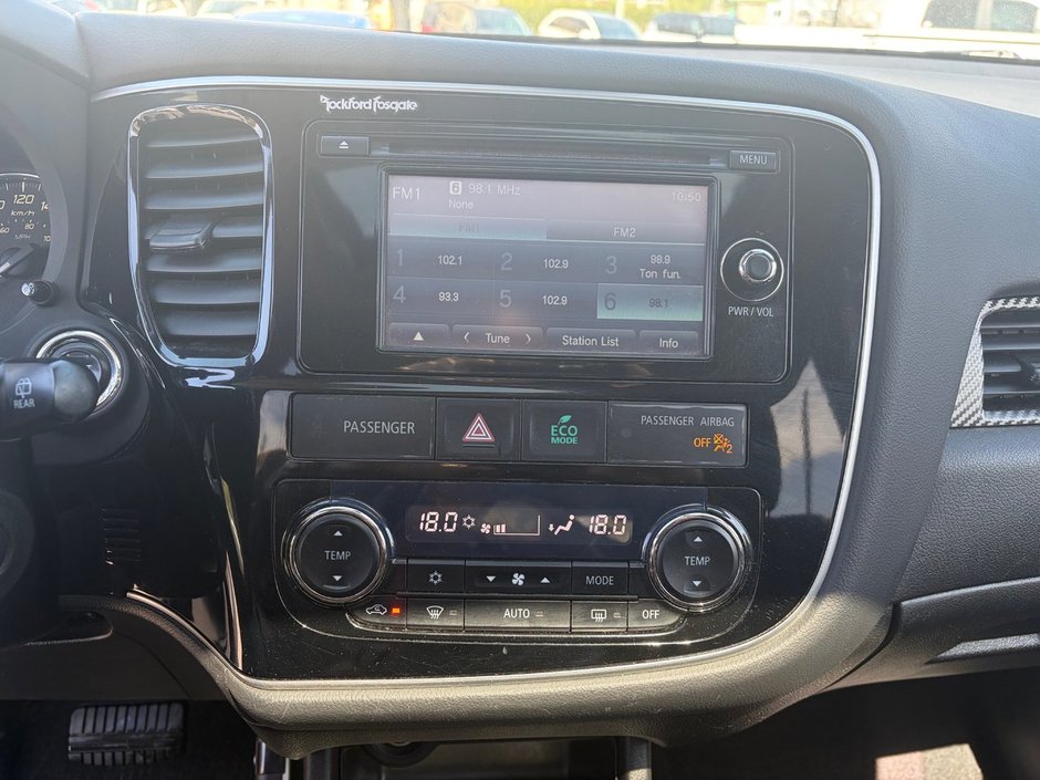 Mitsubishi Outlander GT AWD 2015-10