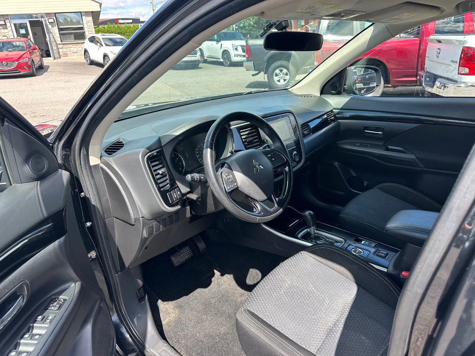 2019 Mitsubishi Outlander AWD-5