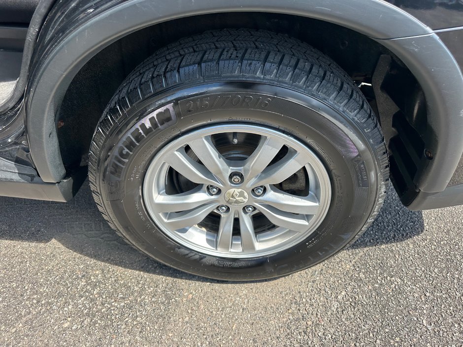 2019 Mitsubishi Outlander AWD-7