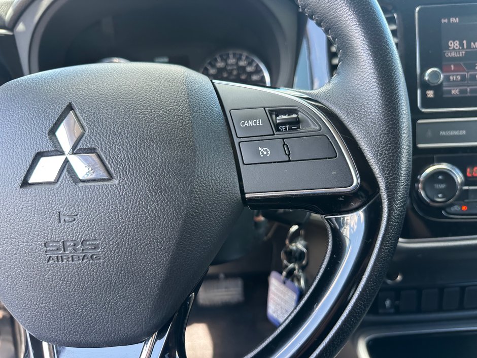 2019 Mitsubishi Outlander AWD-11