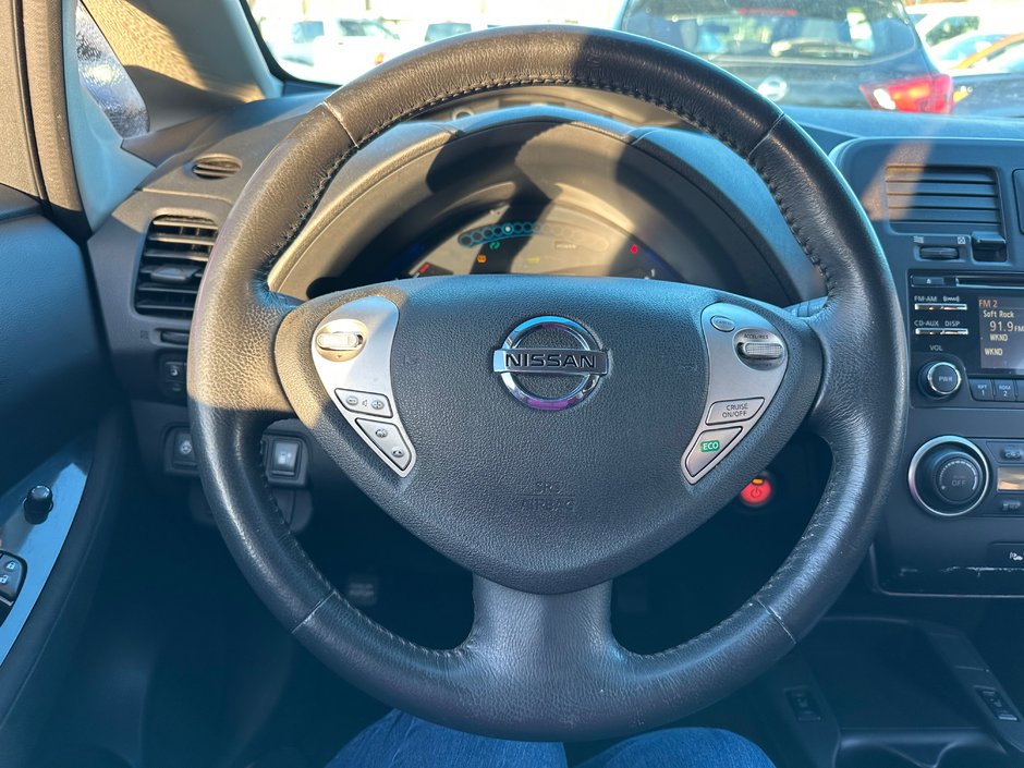 2015 Nissan LEAF S-6