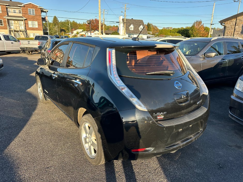 2015 Nissan LEAF S-3