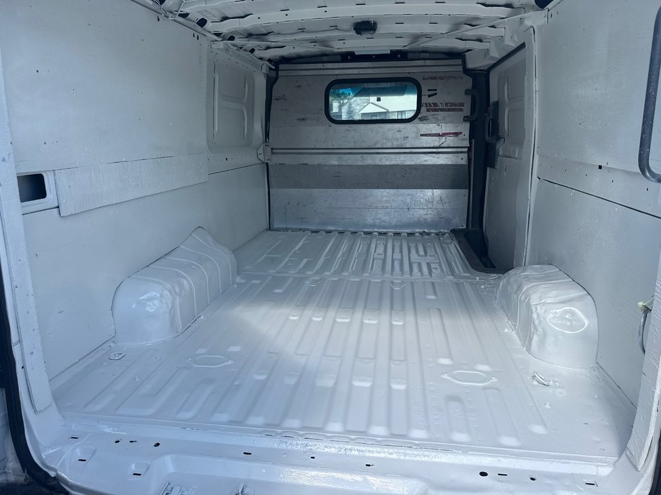 Nissan NV  2012-5