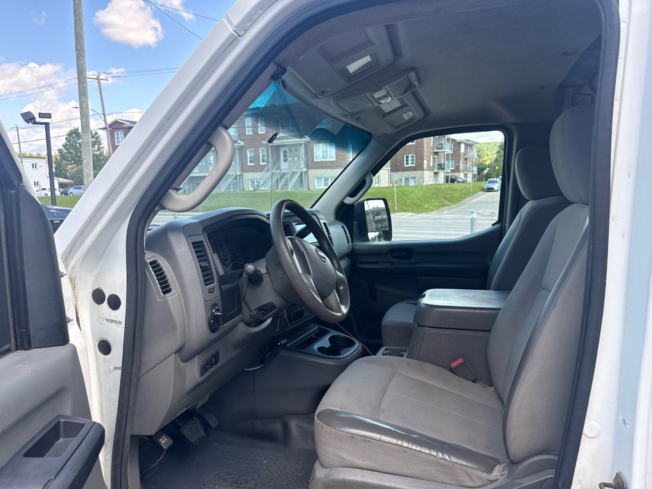 Nissan NV  2012-6
