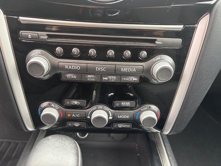 Nissan Pathfinder SV 2017-15