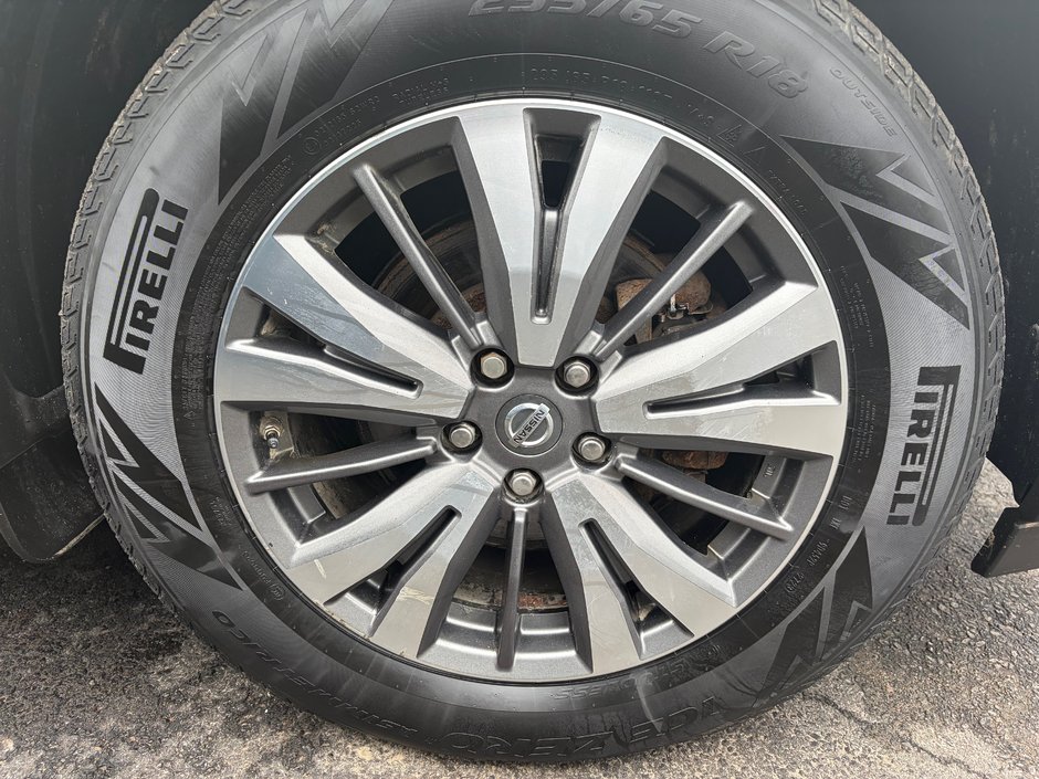 Nissan Pathfinder SV 2017-6