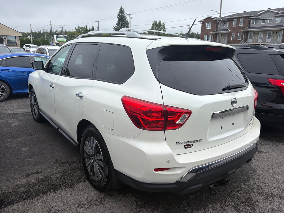 Nissan Pathfinder SV 2017-5
