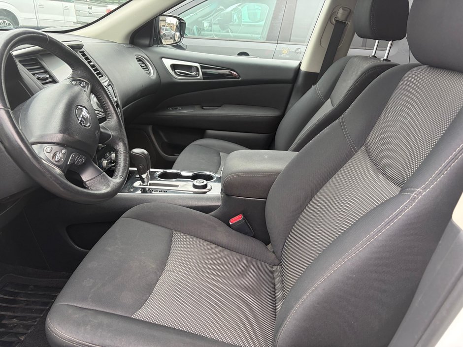 Nissan Pathfinder SV 2017-7