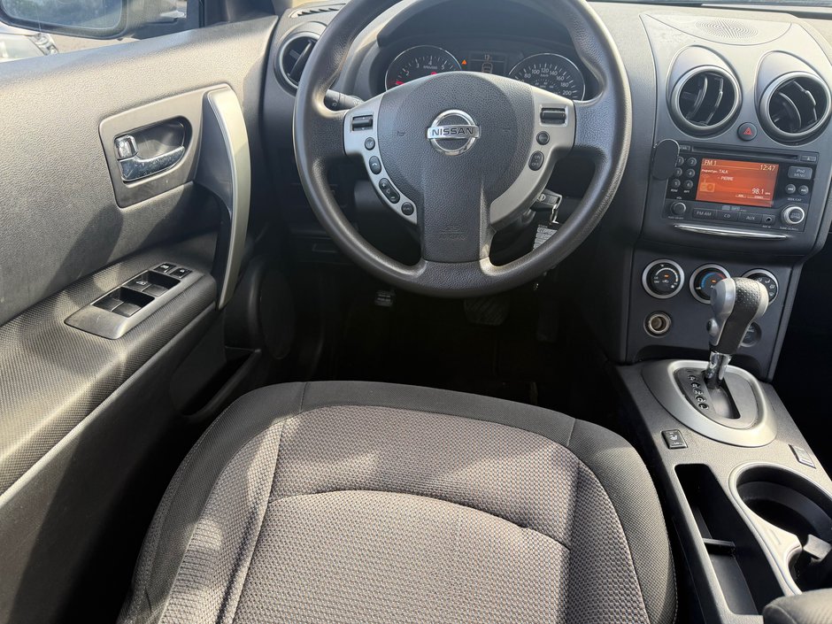 2011 Nissan Rogue SV-8