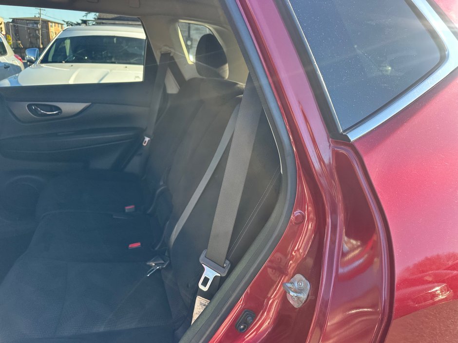 Nissan Rogue SV AWD 2014-6