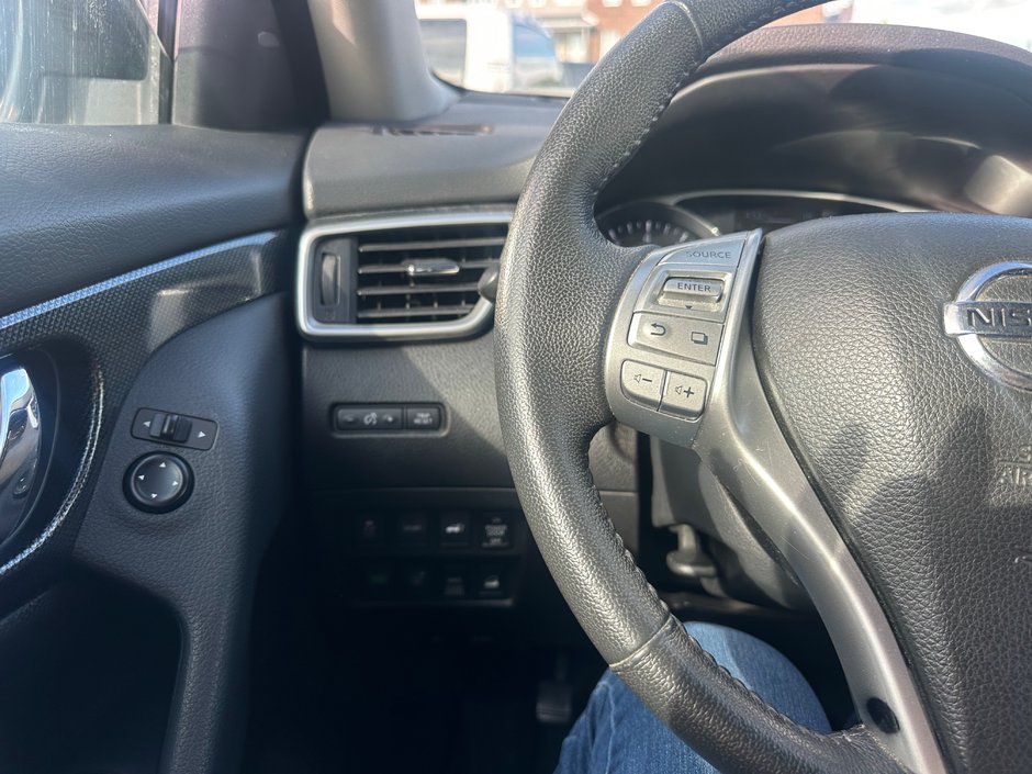 2015 Nissan Rogue SL AWD-10