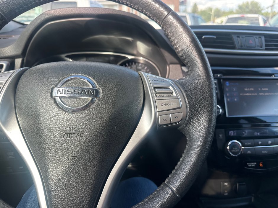 2015 Nissan Rogue SL AWD-11