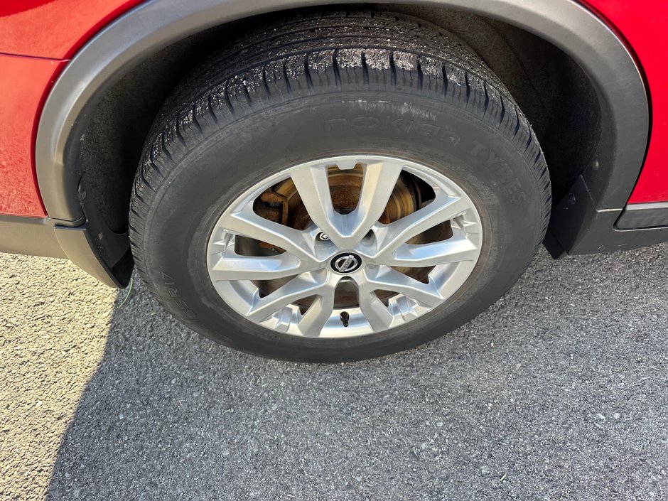 2017 Nissan Rogue SV-4