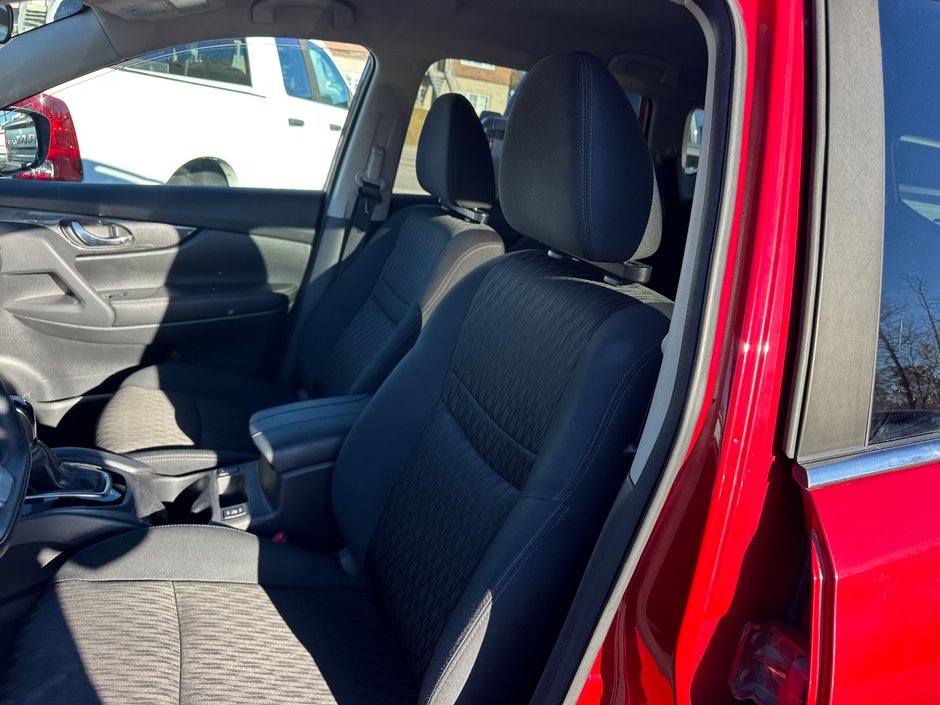 2017 Nissan Rogue SV-6