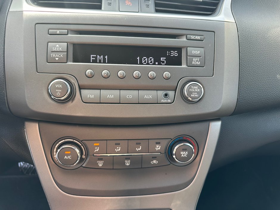 Nissan Sentra  2014-8