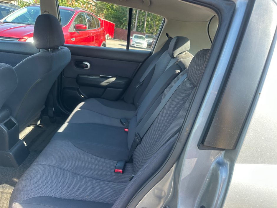 2009 Nissan Versa 1.8 SL-13
