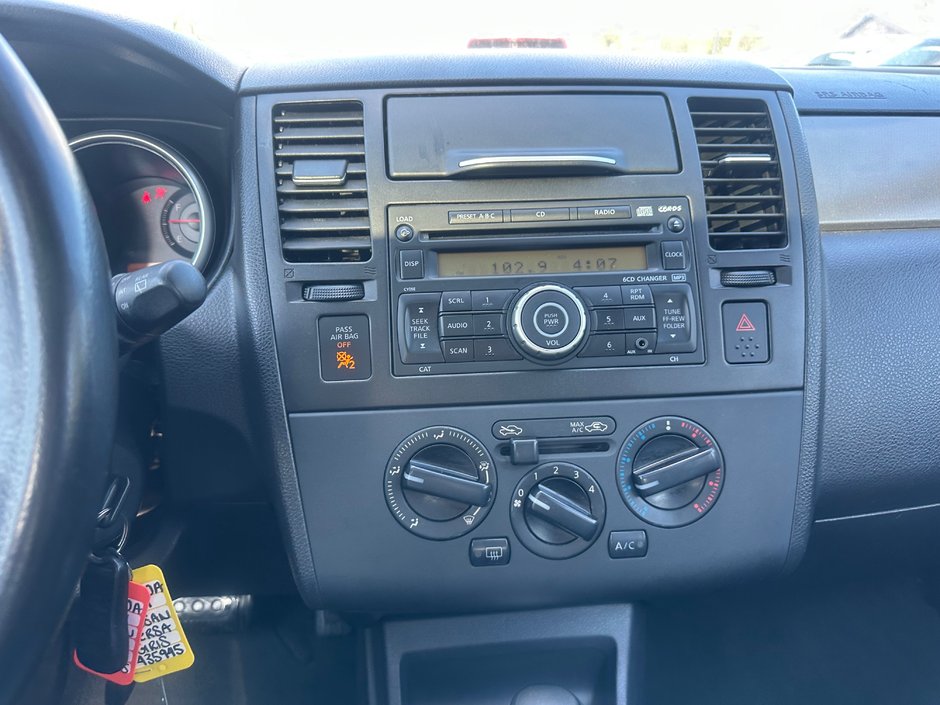 2009 Nissan Versa 1.8 SL-10