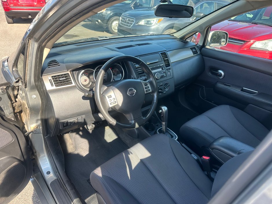 2009 Nissan Versa 1.8 SL-5