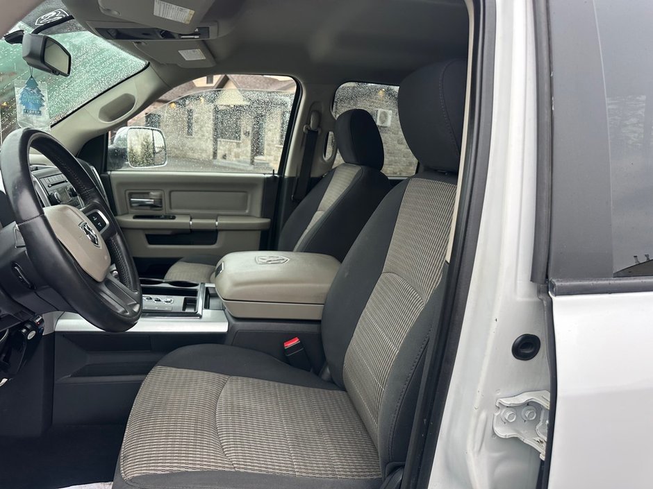 2011 Ram 1500 Big Horn-11