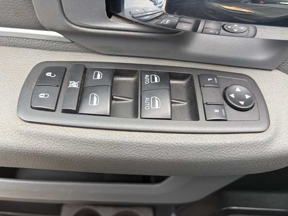 2017 Ram 1500 Outdoorsman-10