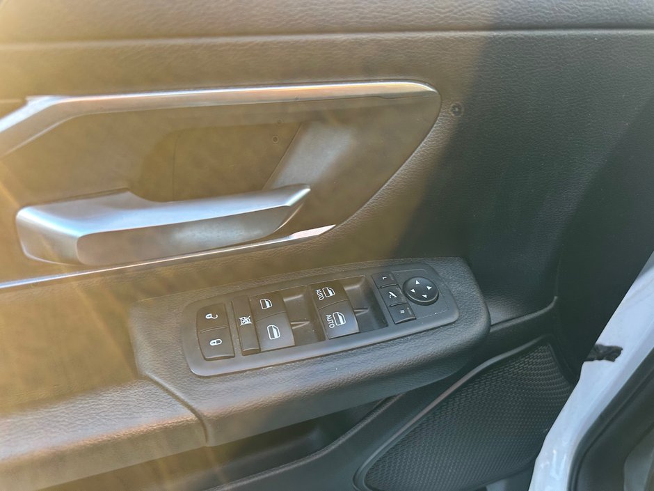 2019 Ram 1500 Big Horn-19