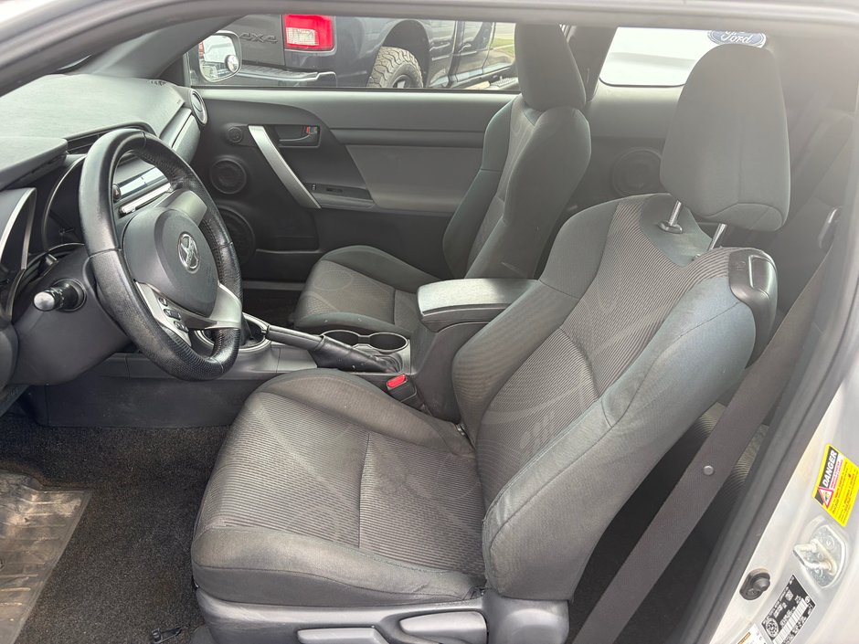 Scion tC  2011-6