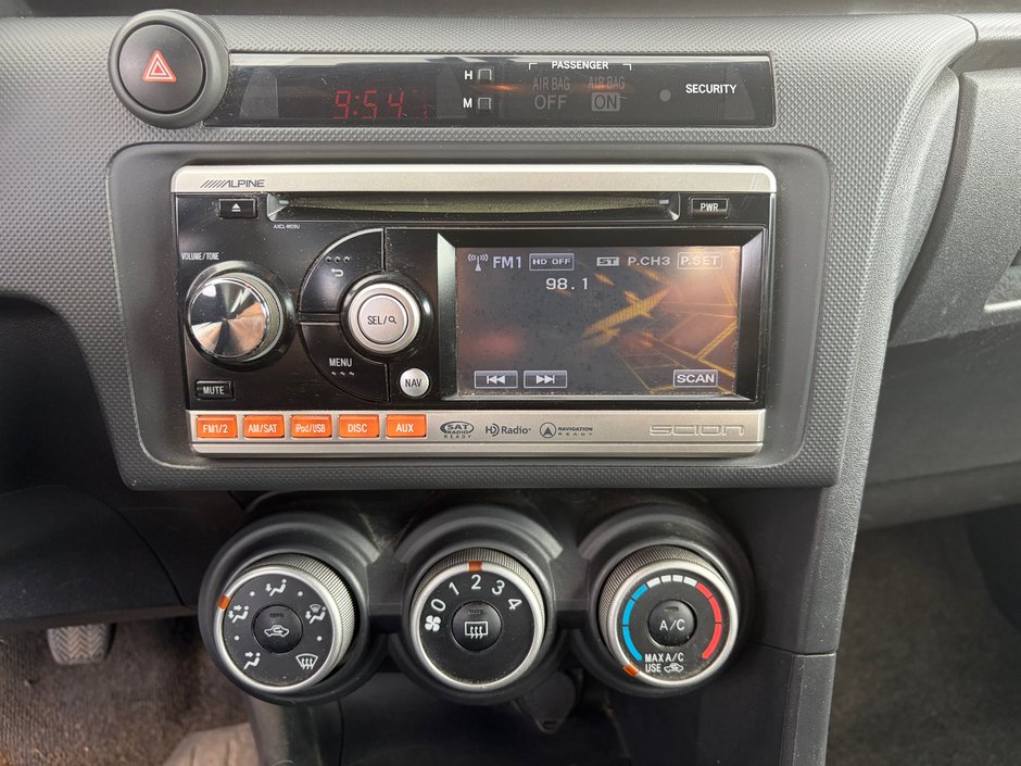Scion tC  2011-10