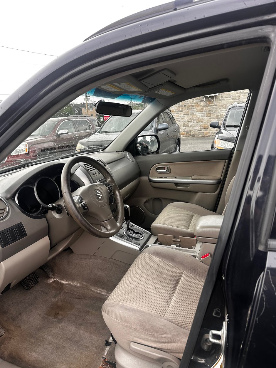 2011 Suzuki Grand Vitara JX-13
