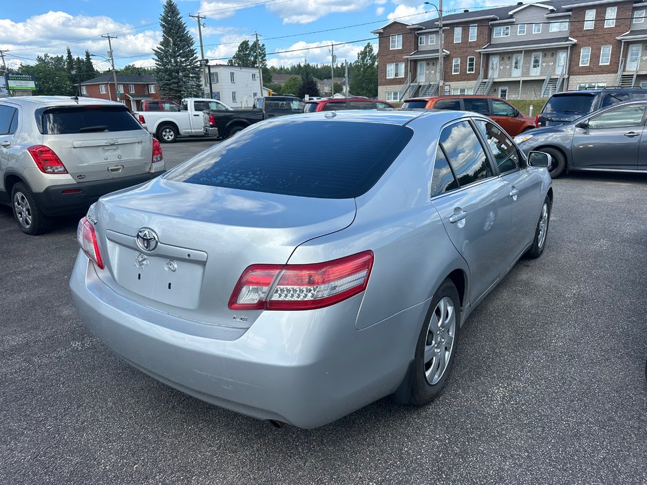 Toyota Camry Le 2010-1