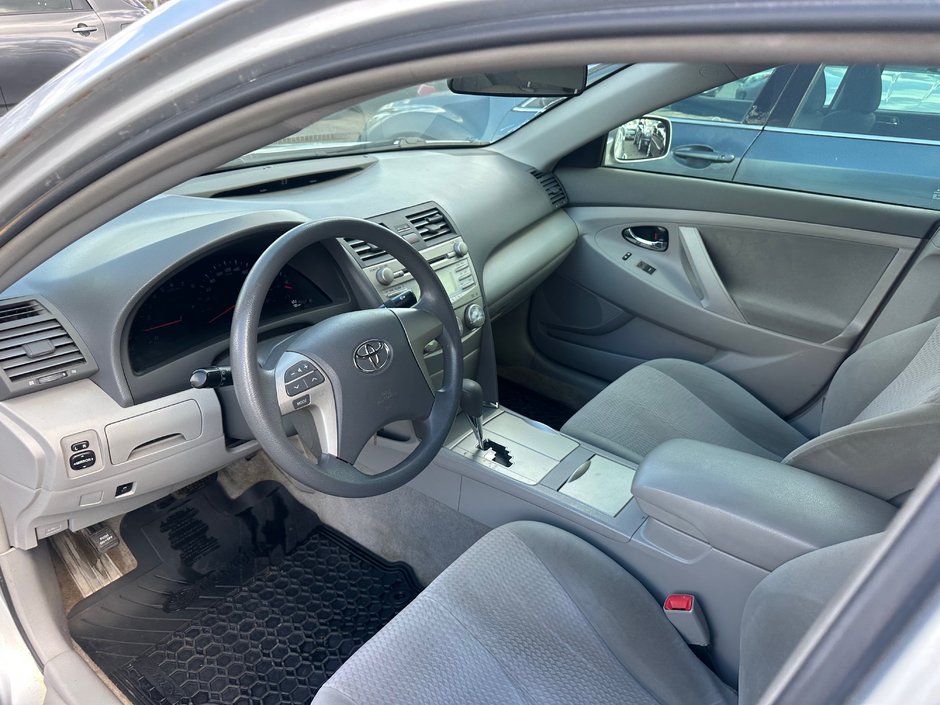 Toyota Camry Le 2010-5