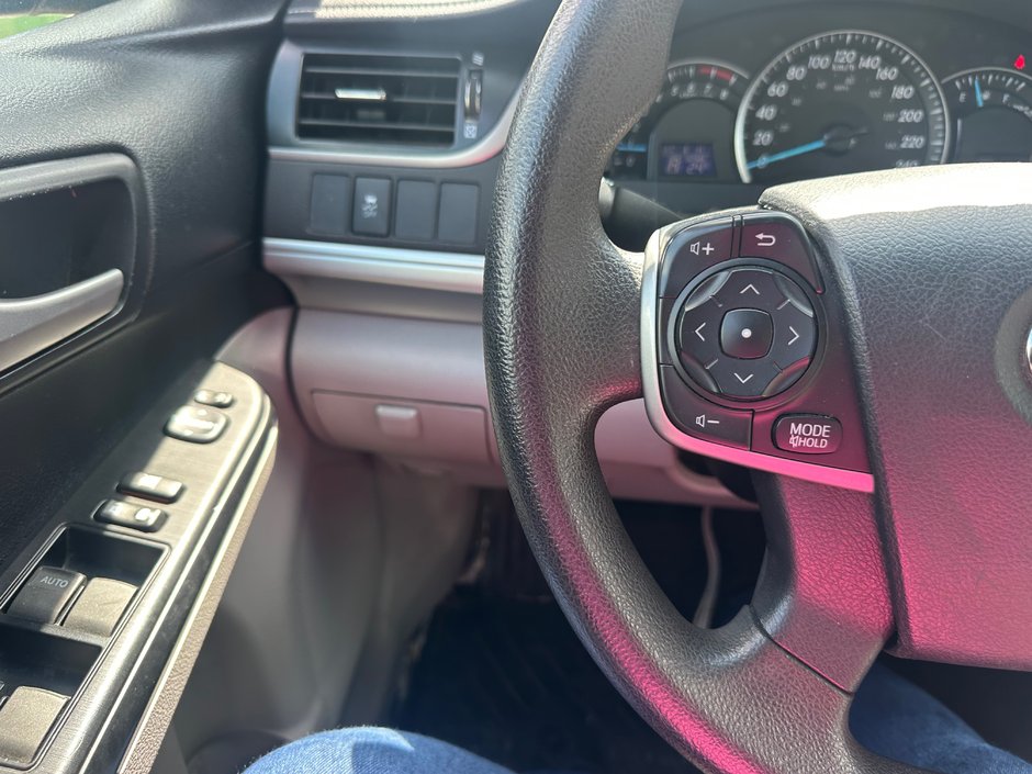 Toyota Camry LE 2012-9