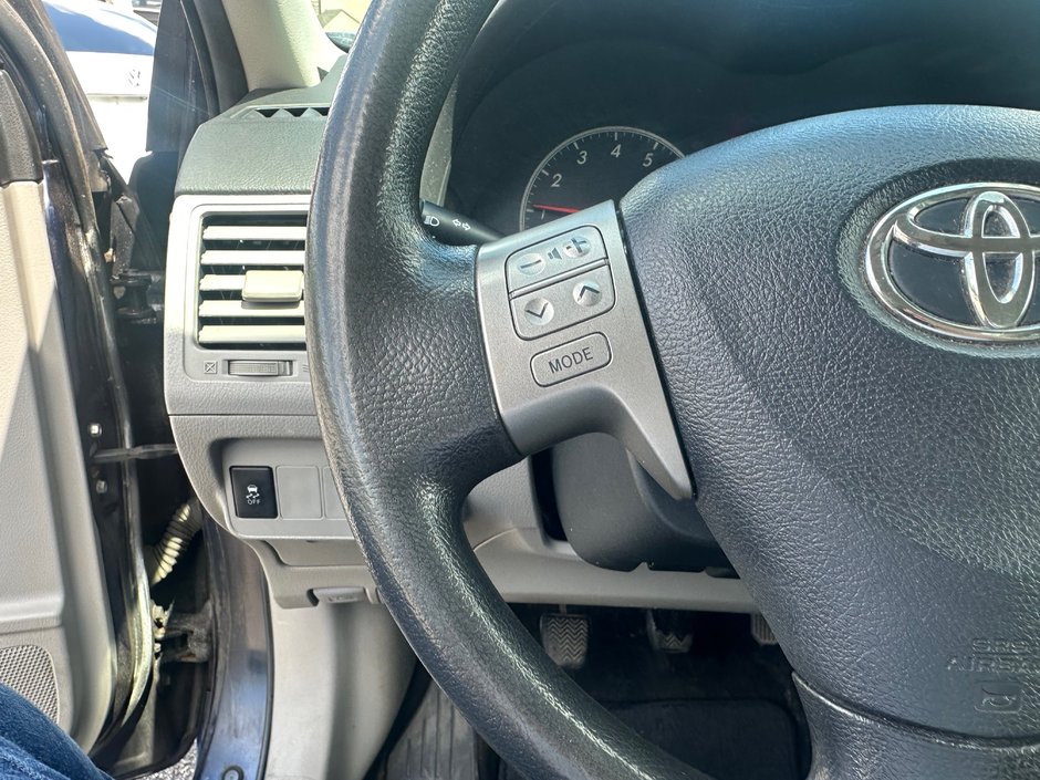 Toyota Corolla LE 2012-9