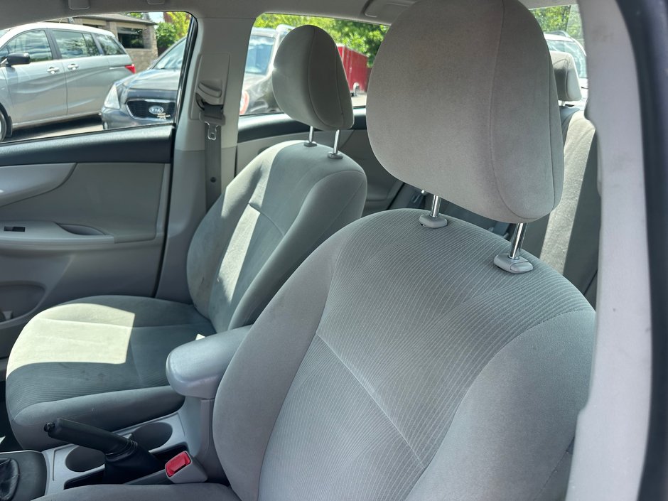 Toyota Corolla LE 2012-7