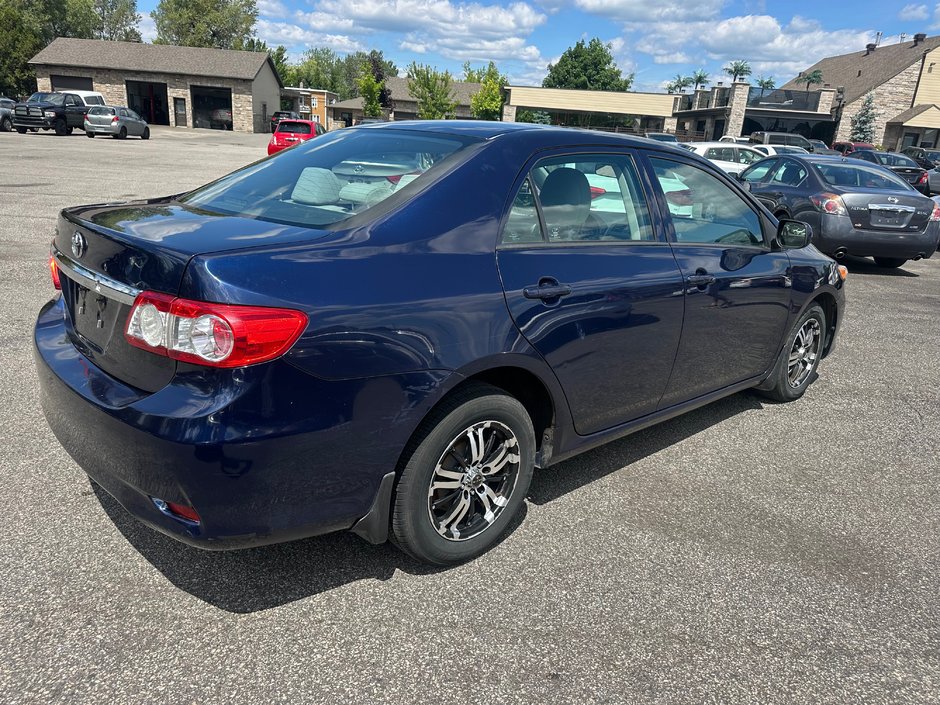 Toyota Corolla LE 2012-3