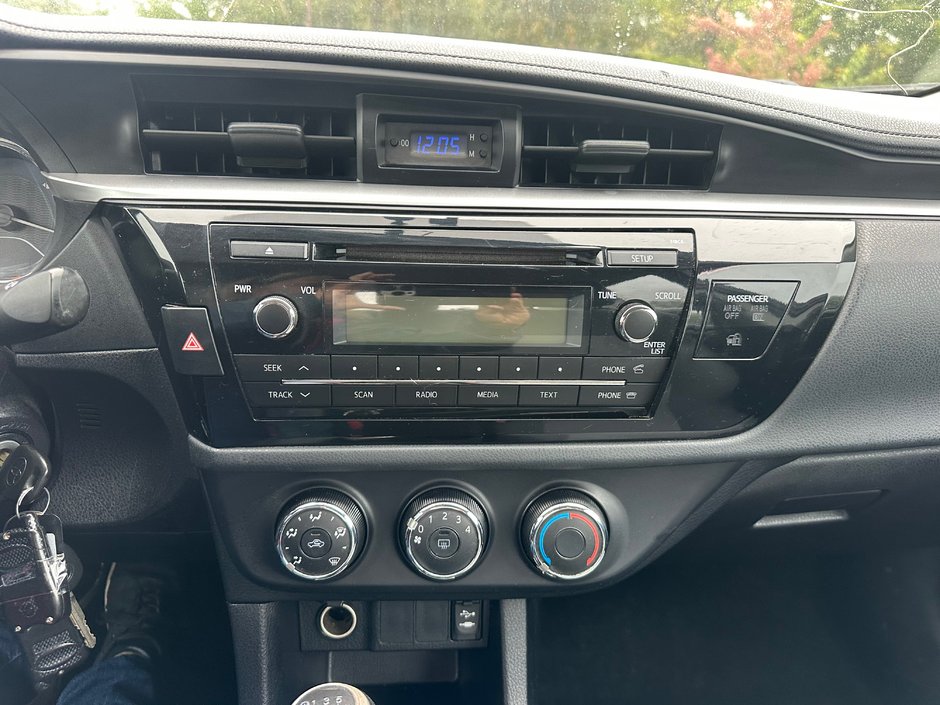 2014 Toyota Corolla LE-12