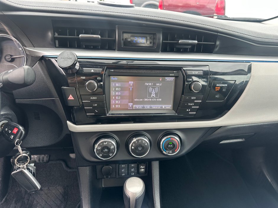 2015 Toyota Corolla Le-10