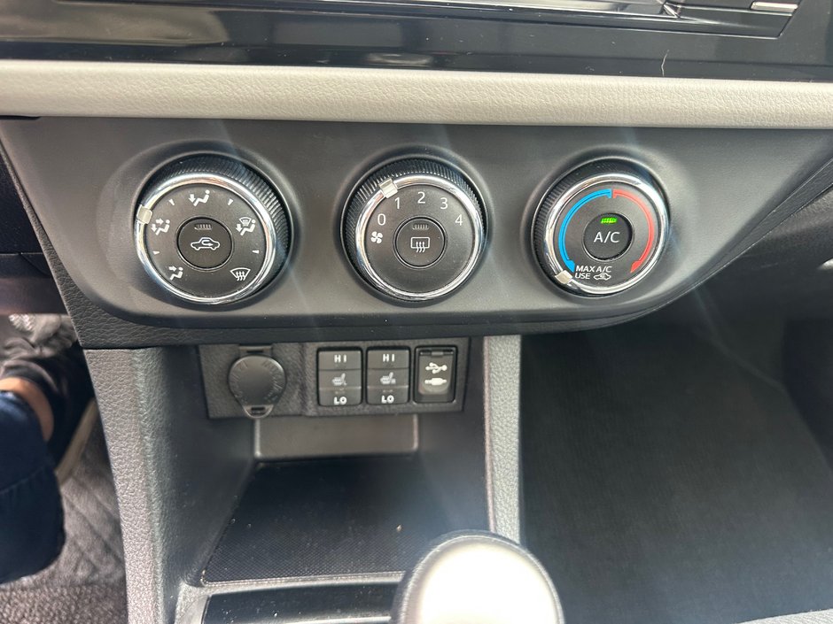 2015 Toyota Corolla Le-11