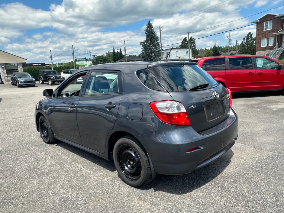Toyota Matrix XR 2010-3