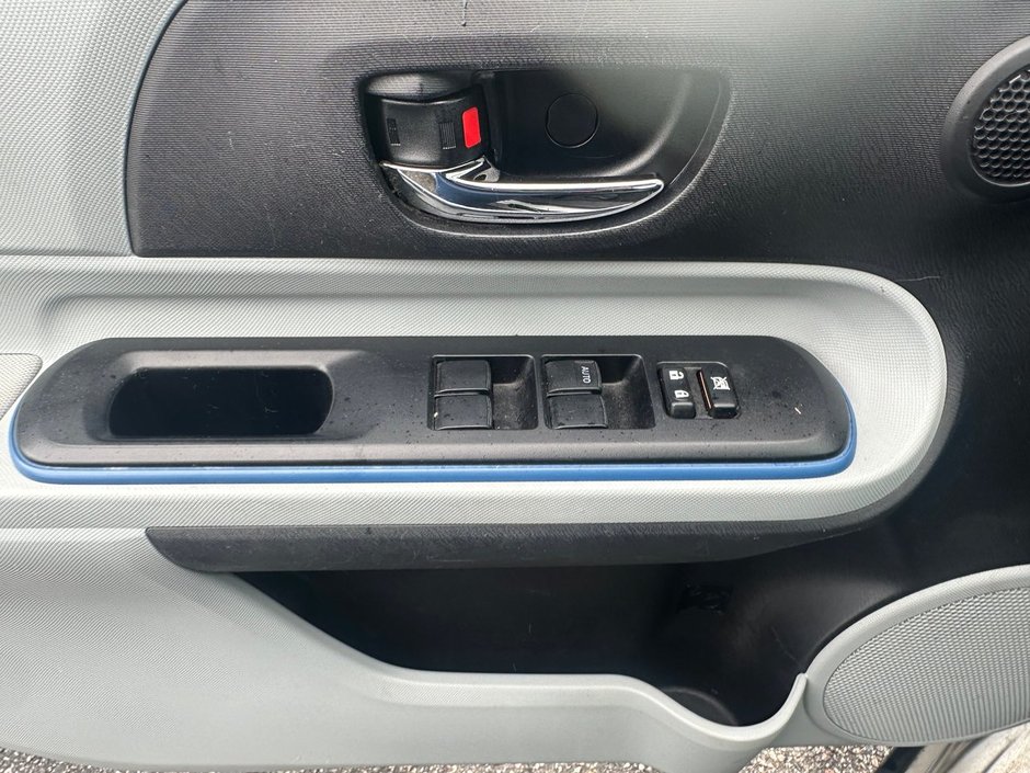 2012 Toyota Prius c Technology-6