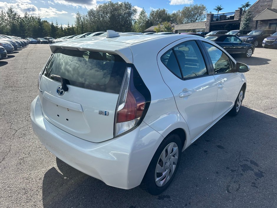 2015 Toyota Prius c Technology-2