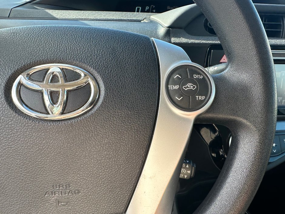 2015 Toyota Prius c Technology-8
