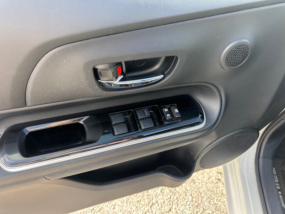 2015 Toyota Prius c Technology-11