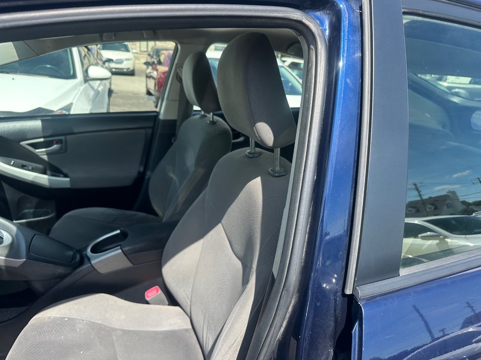 2012 Toyota Prius-6