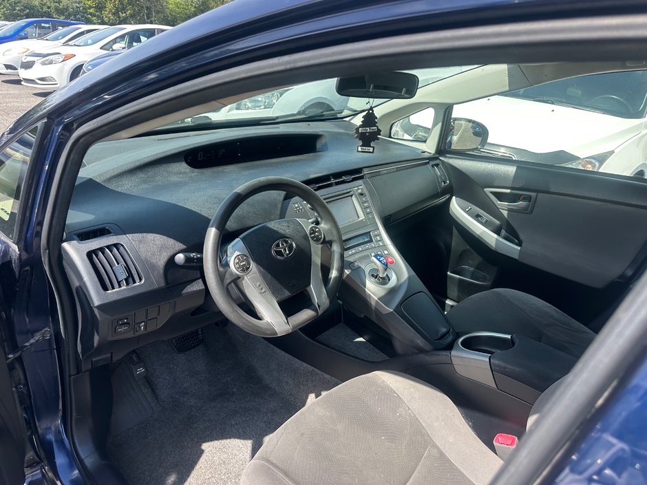 2012 Toyota Prius-8