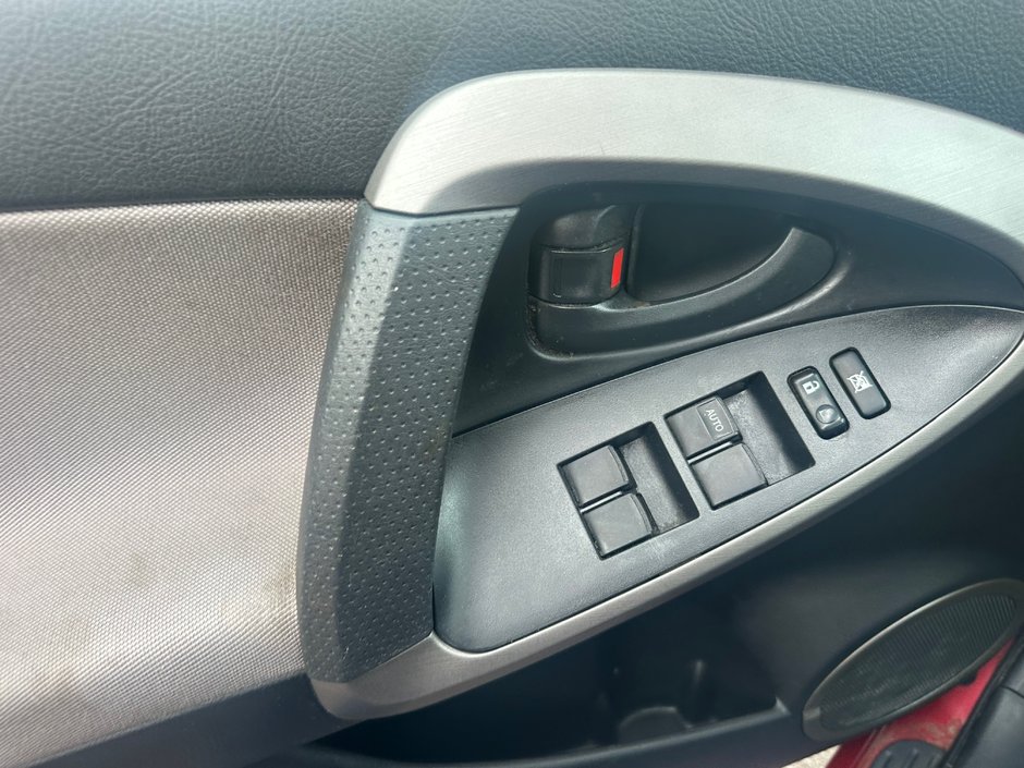 Toyota RAV4 Base 2008-7