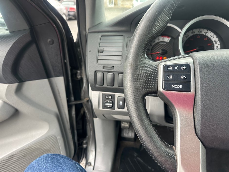Toyota Tacoma  2013-8